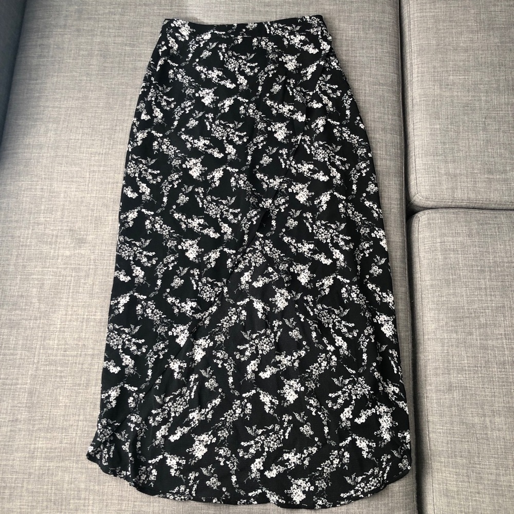 Forever 21 split front skirt